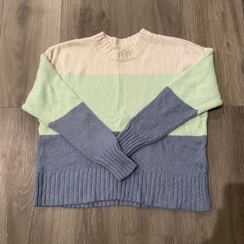 Color block sweater ✨